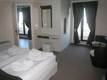 Milano 3* Burgas City