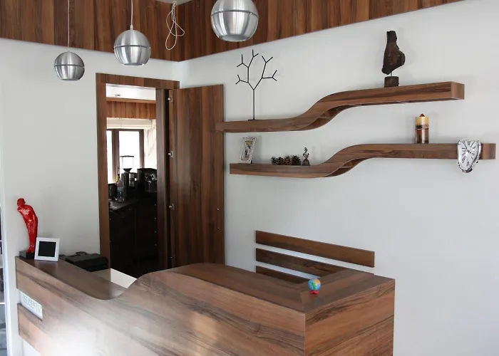 милано Хотел Бургас