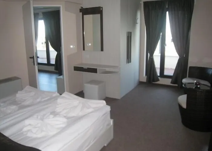 Хотел милано 3*