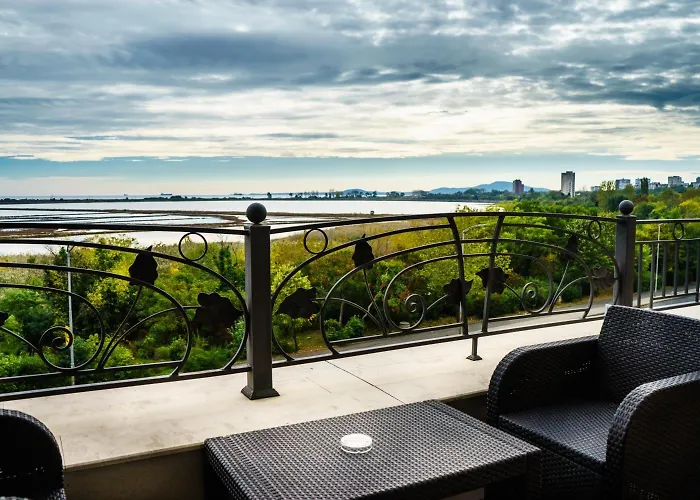 милано Хотел Бургас