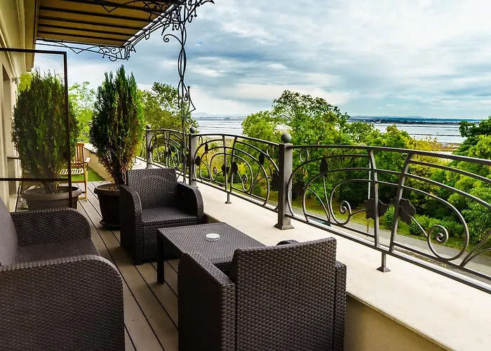 Хотел милано